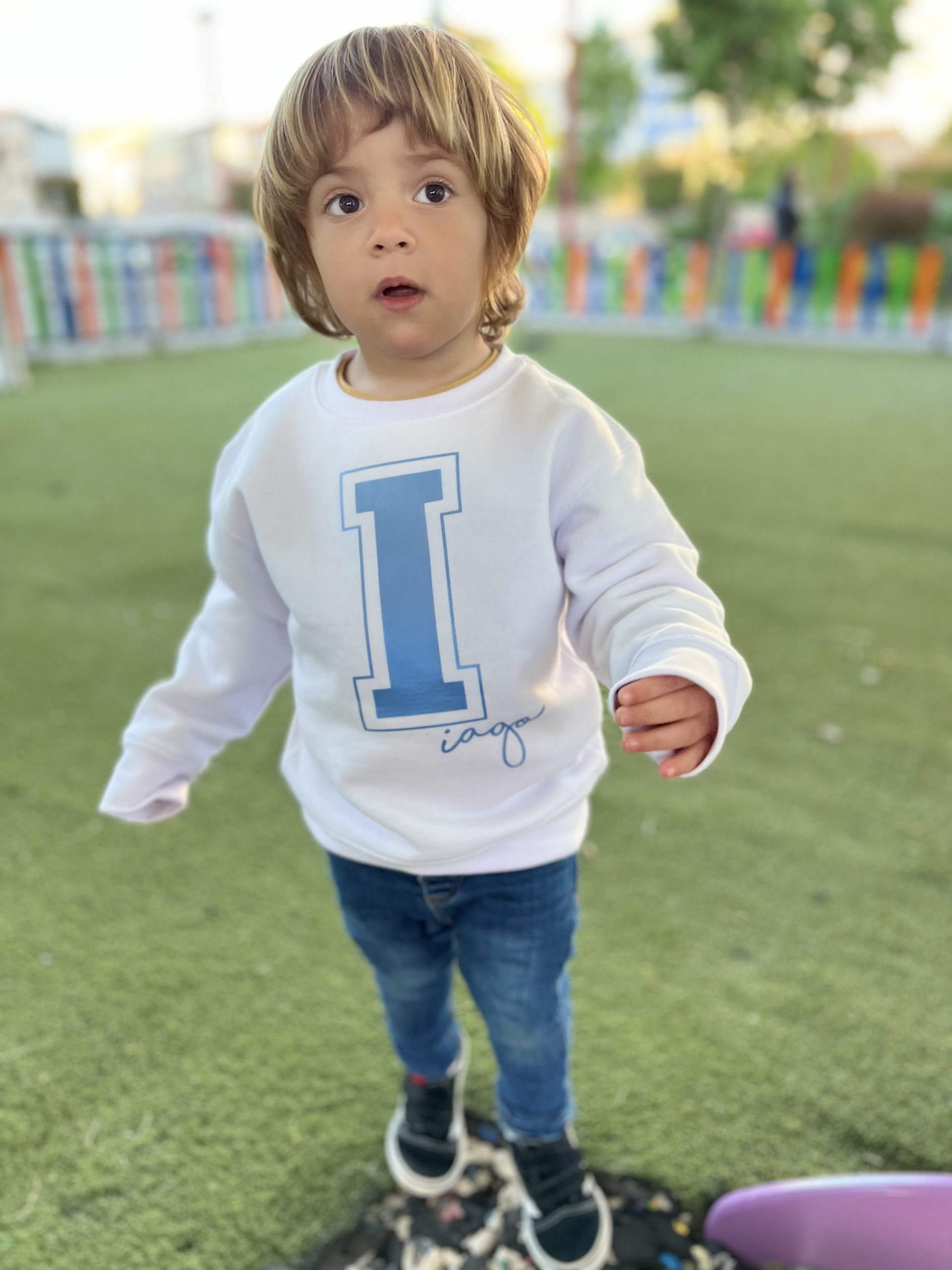 SUDADERA NIÑO/A “COLLEGE” PERSONALIZADA (Serigrafía) (3 meses–12 años) - Imagen 3