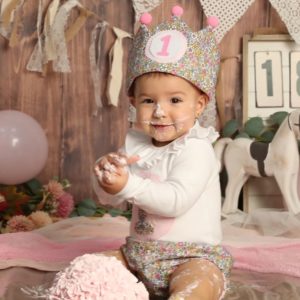 Pack de Cumple Tres piezas Body/ Camiseta+Cubrepañal/Short/Bragafalda Smash Cake+Corona