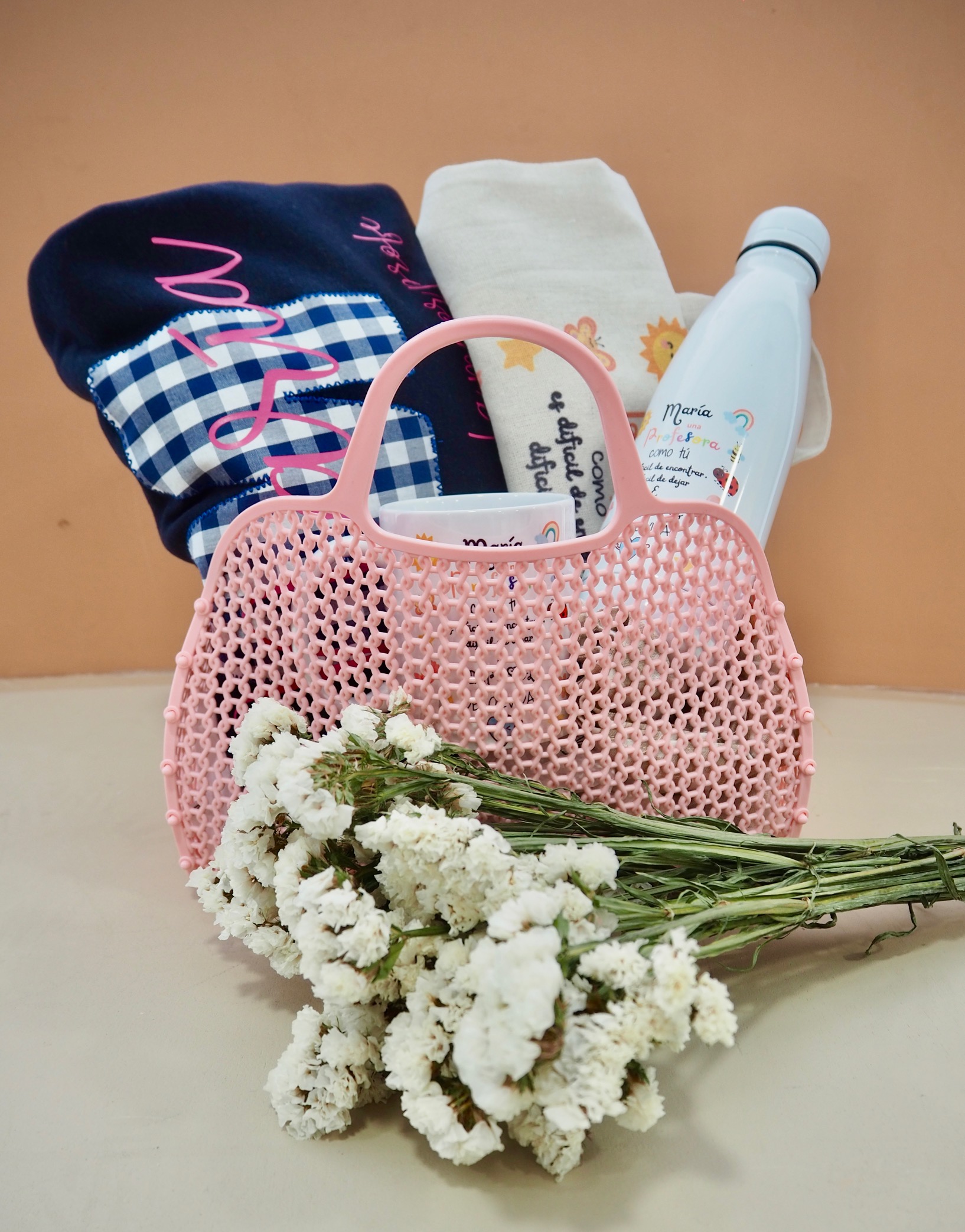 Cesta Profe Personalizada (Sudadera + Tote Bag + Taza + Botella)