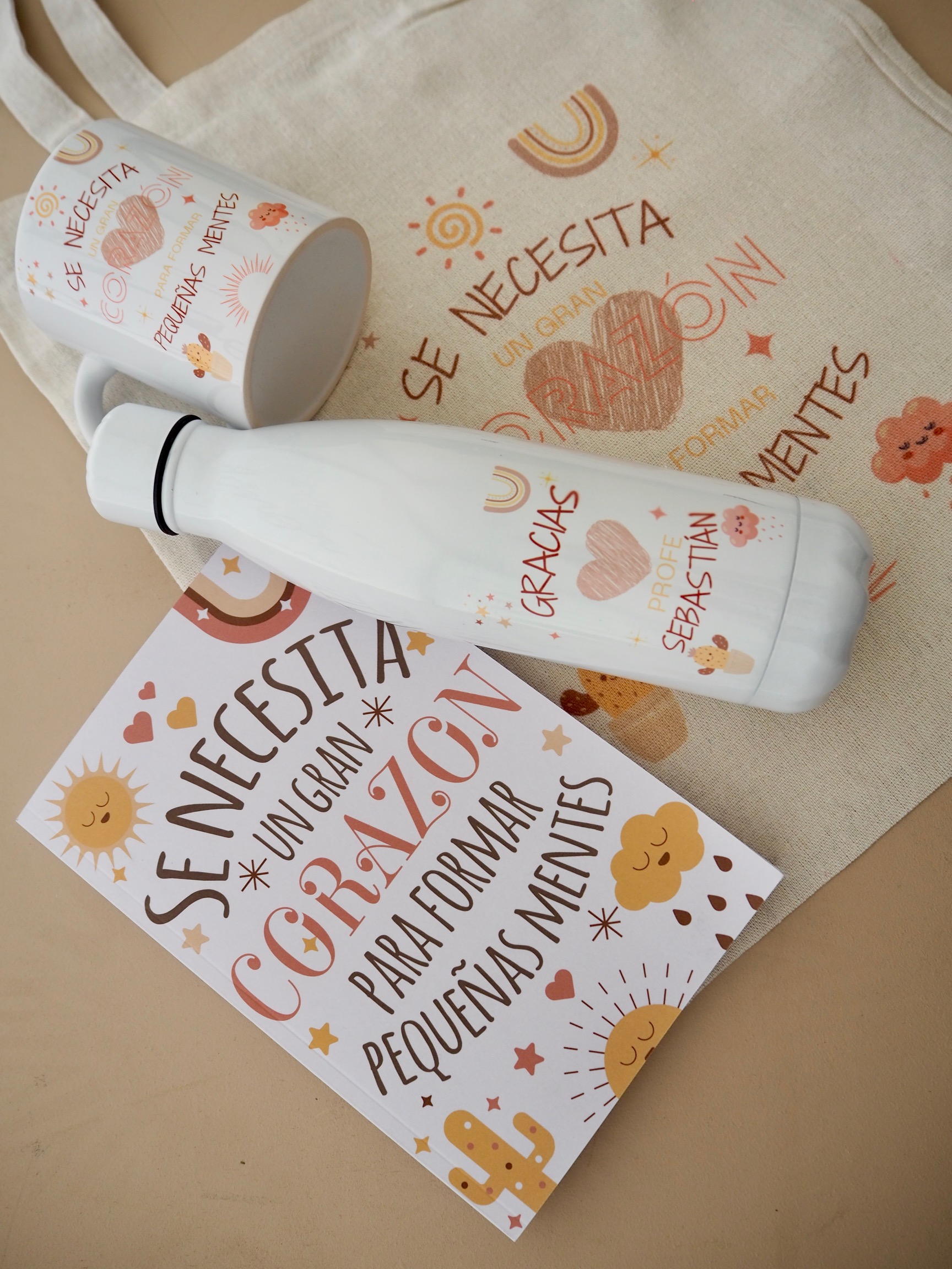 Pack Profe Personalizado (Tote Bag + Taza + Botella+ Libreta) - Imagen 4
