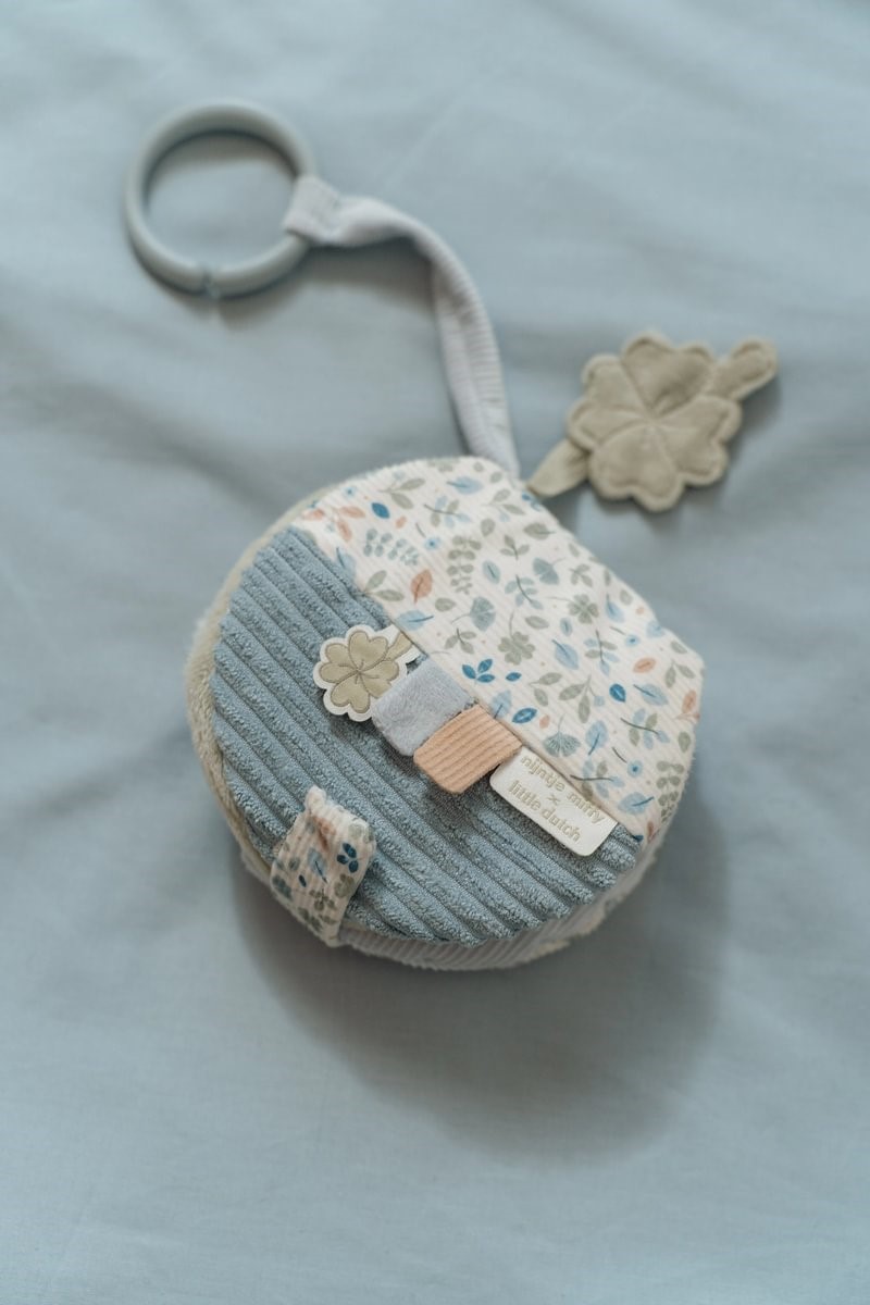 Librito Blando Actividades Anilla Miffy Leaves Little Dutch - Imagen 3