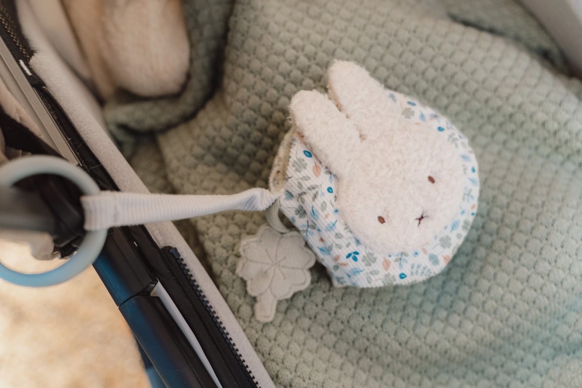Librito Blando Actividades Anilla Miffy Leaves Little Dutch - Imagen 5