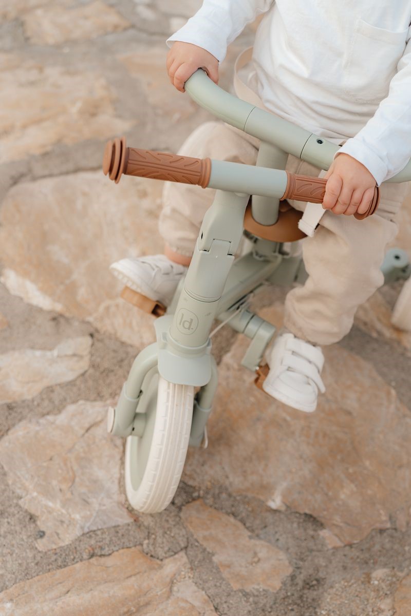 Triciclo con Barra Verde Little Dutch - Imagen 8