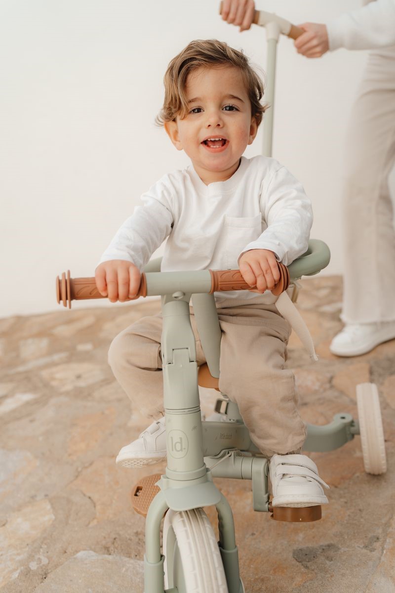 Triciclo con Barra Verde Little Dutch - Imagen 9