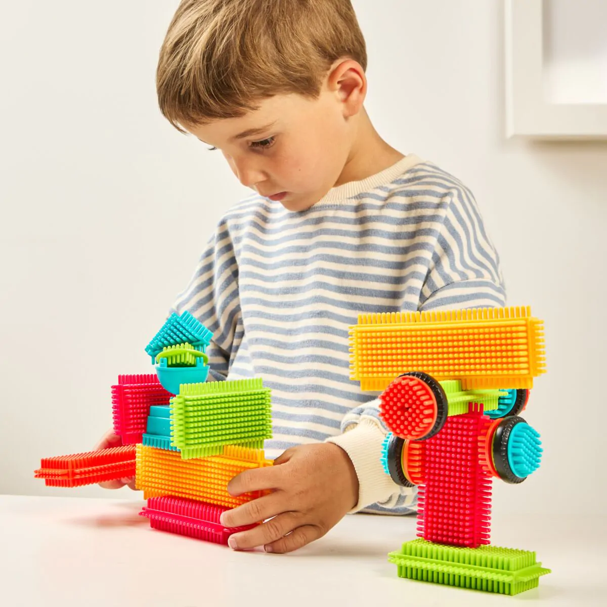 Pegy Bricks: All on Board - Imagen 4