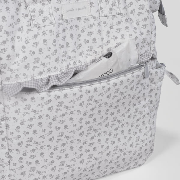 Mochila Little Bloom Flor Gris - Imagen 8