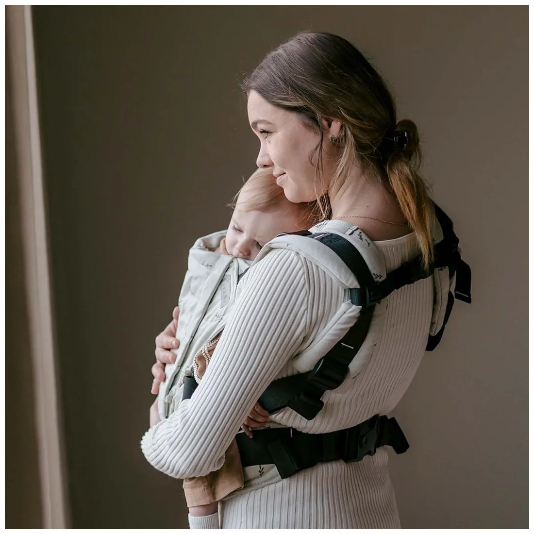 Mochila Portabebés Fidella Fusion Toadler Leaves Green - Imagen 3